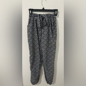 Black & White Loose Fit Pants Size Small